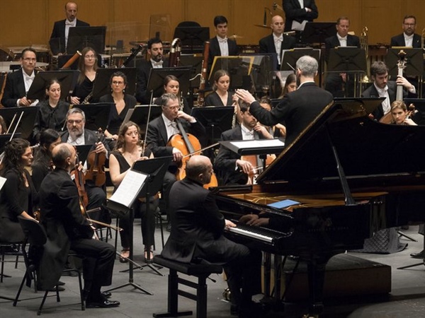 Crítica / Kirill Gerstein, Thomas Adès con atisbos mahlerianos - por Ramón García Balado