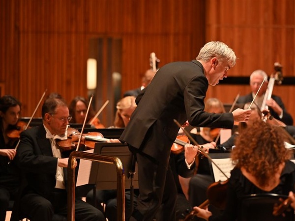 Edward Gardner debuta en Ibermúsica con la London Philharmonic en Madrid y Zaragoza