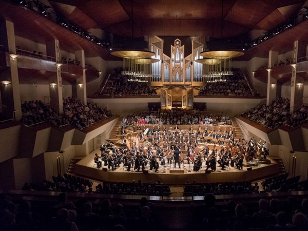 Conciertos en Galicia de la Orquesta Nacional de España y David Afkham