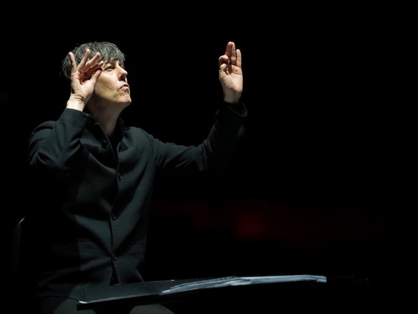 El director de orquesta Nacho de Paz debuta en la Konzerthaus de Berlín