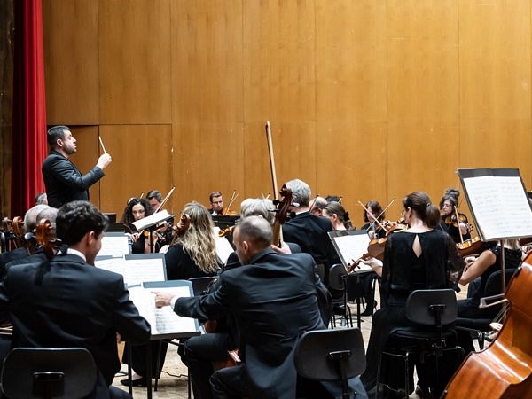 Crítica / Jordi Francés: Schumann frente a Ligeti y Shostakovich - por Ramón García Balado