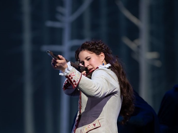 Crítica / Lise Davidsen debuta en Don Carlo - por Agustín Blanco Bazán