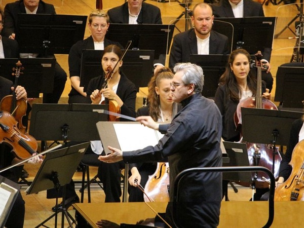 Crítica / Sonido ideal de la London Symphony Orchestra - por José Antonio Cantón