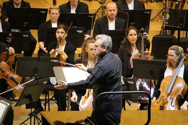 Crítica / Sonido ideal de la London Symphony Orchestra - por José Antonio Cantón