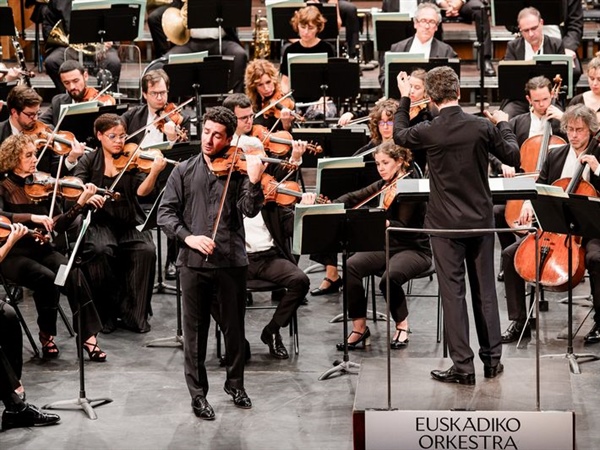 Crítica / La Euskadiko Orkestra en torno a Brahms y Shostakovich - por Enrique Bert