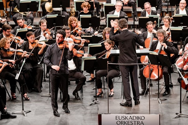 Crítica / La Euskadiko Orkestra en torno a Brahms y Shostakovich - por Enrique Bert