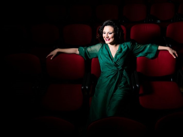 La mezzosoprano Raffaella Lupinacci debuta en el Teatro de la Maestranza