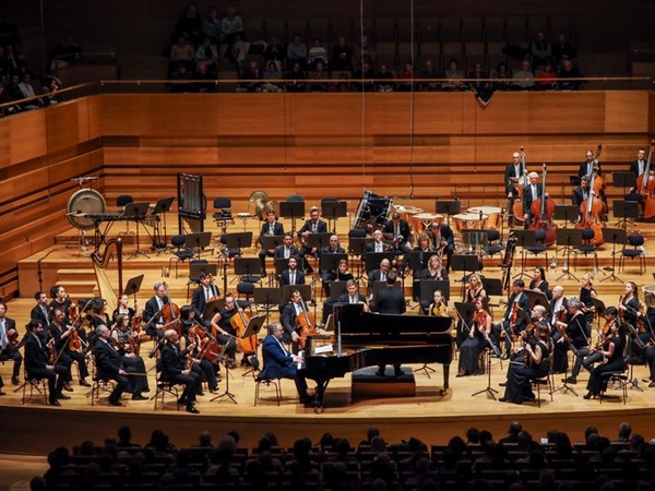 Crítica / Fantástico Josu de Solaun con la Orquesta RTVE en Valladolid - por José M. Morate Moyano