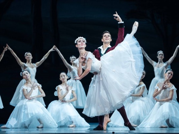 La Compañía Nacional de Danza hechiza Madrid con La Sylphide en el Teatro de la Zarzuela