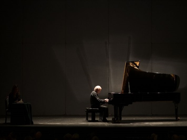 Crítica / Revelador arte musical de Sir András Schiff - por José Antonio Cantón