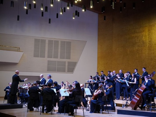 Crítica / Cuidada adaptación estilística y versatilidad sonora - por José Antonio Cantón