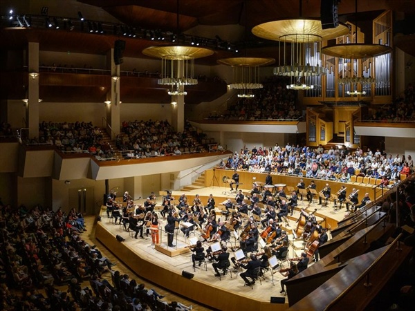 La Orquesta Nacional de España y el Ballet Nacional de España con El amor brujo de Falla