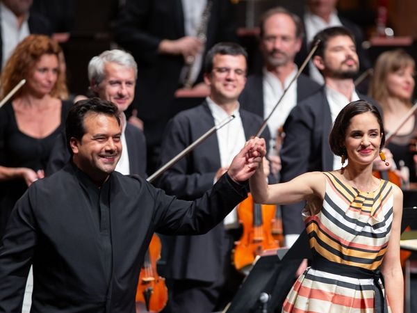 Crítica / Nuevas experiencias - por Enrique Bert