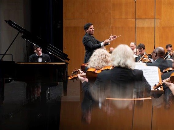 Crítica / Doble reencuentro musical en Santander - por Darío Fernández Ruiz