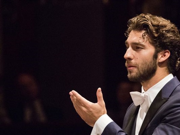 Lorenzo Viotti dirige a la Filarmonica della Scala en Zaragoza y Madrid