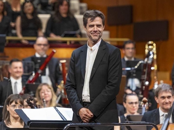 Crítica / Insatisfechas expectativas - por José Antonio Cantón