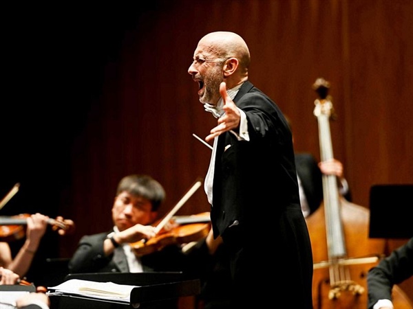 Mariano Rivas & Orquesta Sinfónica Mercadante