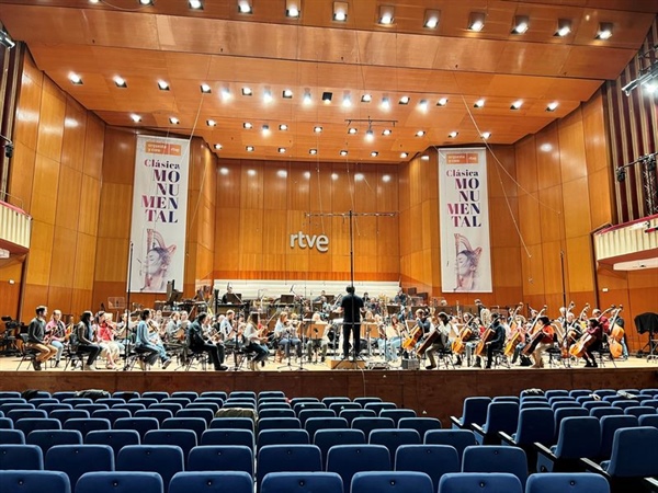 La Orquesta y Coro RTVE celebra su doble aniversario interpretando Carmina Burana