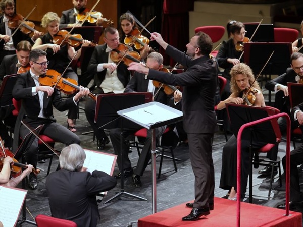 Crítica / Kirill Petrenko visita Italia para Santa Cecilia - por Jorge Binaghi