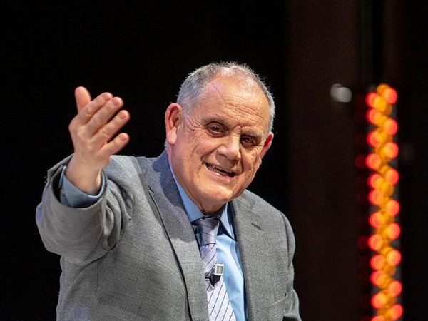 #Lecturasdeverano #Contrapunto / Entrevista con CÉSAR OLIVA
