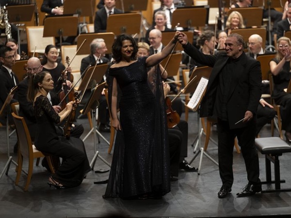 Crítica / Khatia Buniatishvili y Jaime Martín: de sorpresa en sorpresa - por Darío Fernández Ruiz
