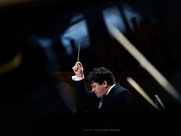 Cristian Măcelaru dirige su segundo Festival Internacional George Enescu