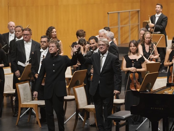 Crítica / Sinfónica de Tenerife, Paul Lewis y Víctor Pablo, de héroes y soldados - por Darío F. Ruiz