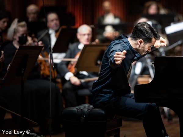Juan Floristán abre el Festival Contemporáneo con un concierto escenificado de piano y performance