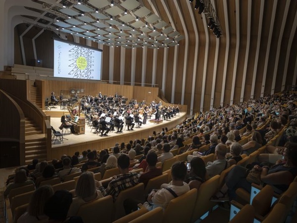 Crítica / La Orquestra de València inaugura el 47 Festival Ensems - por Joan Gómez Alemany