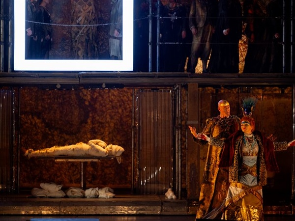 Crítica / Akhnaten, un espectáculo total - por Juan Carlos Moreno