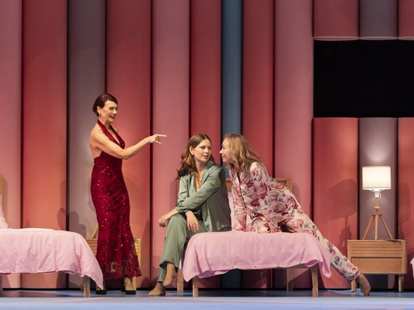 Crítica / Sitcom Mozart - por Jorge Binaghi