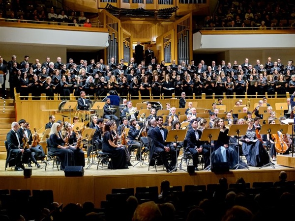 Crítica / Revelación - por Luis Mazorra Incera