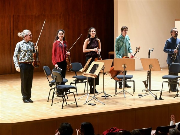 Crítica / Liberamente… - por Luis Mazorra Incera