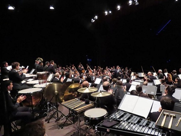 Crítica / El brillo colaborativo a través de la resurrección - por Luis Suárez