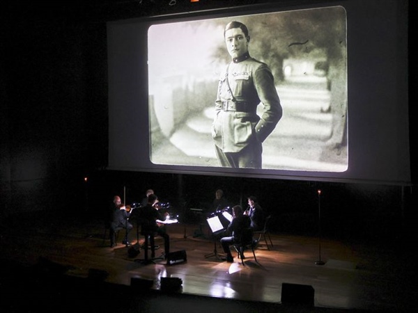 Crítica / Petróleo Pasolini - por Luis Mazorra Incera