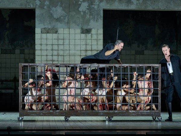 Crítica / Lucrezia Borgia: carne de matadero - por Javier Extremera