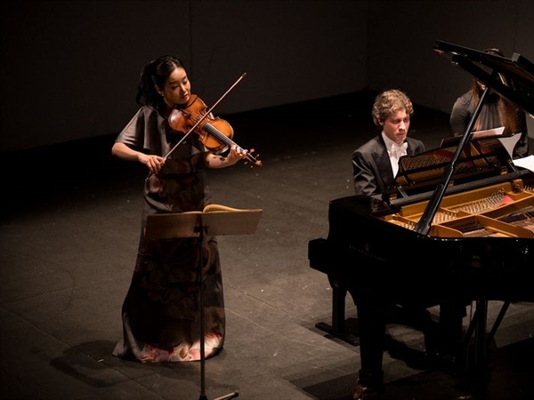 Crítica / Extraordinario dúo - por José Antonio Cantón