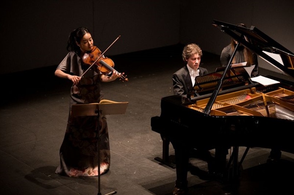 Crítica / Extraordinario dúo - por José Antonio Cantón