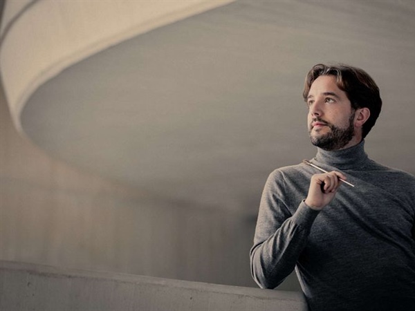 Jaume Santonja y la OCNE celebran la navidad con obras de María de Pablos y Saint-Saëns