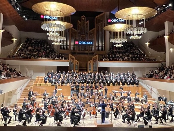 Crítica / Madrid bien vale una Novena - por Luis Mazorra Incera