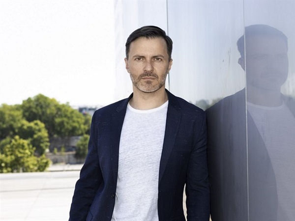 El director de orquesta Iñaki Encina Oyón debuta con Carmen en el Teatro Real