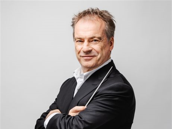 Jonathan Nott dirige a la JONDE en una gira de conciertos en enero