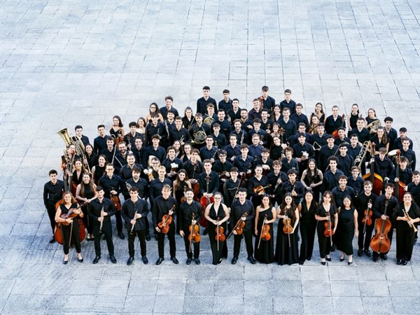 Jonathan Nott dirige a la Joven Orquesta Nacional de España en el Ciclo Sinfónico de la OCNE