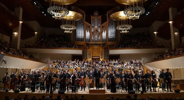 Crítica / Rompiendo la cuarta pared - por Justino Losada