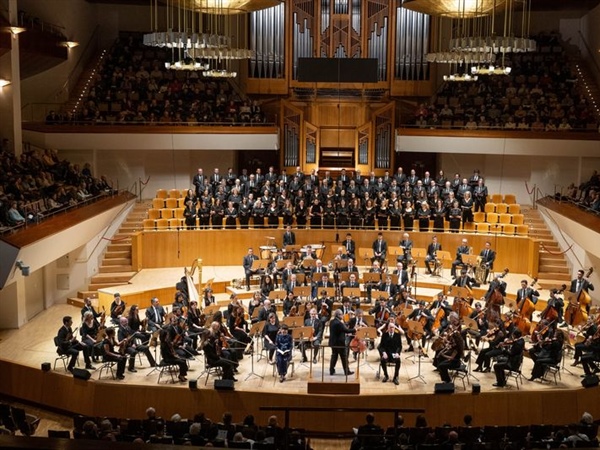 Crítica / Requiem in memoriam… - por Luis Mazorra Incera