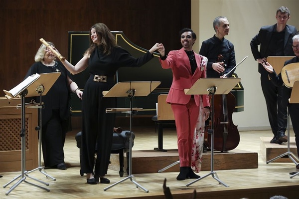 Crítica / Arrebatadora velada de Oberlinger, De Sá y Ensemble 1700 - por Simón Andueza