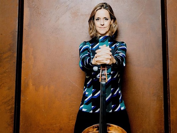 Crítica / Sol Gabetta ilumina a Elgar; Hrůša, a Dvořák - por Darío Fernández Ruiz