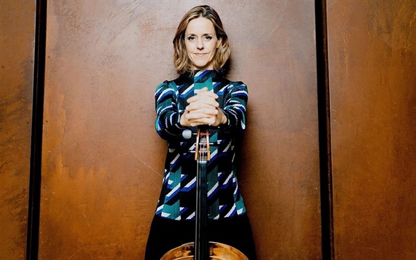 Crítica / Sol Gabetta ilumina a Elgar; Hrůša, a Dvořák - por Darío Fernández Ruiz