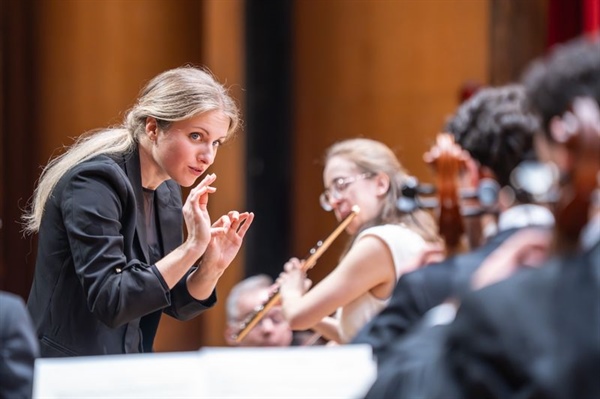 Crítica / Silvia Rozas Ramallal: entresijos sonoros de la flauta en Mozart - por Ramón García Balado