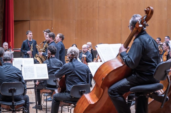 Crítica / Philip Glass, por Kebyart y la Real Filharmonía de Galicia - por Ramón García Balado